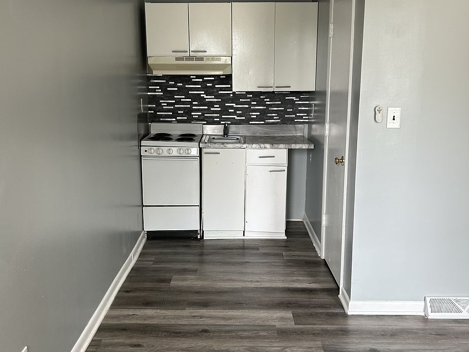 1st image of 909 S 8th St