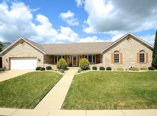 156 Summerlin Rdg, O Fallon, IL 62269