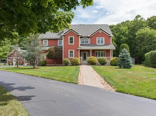 16 Steeple Ln, Lincoln, RI 02865