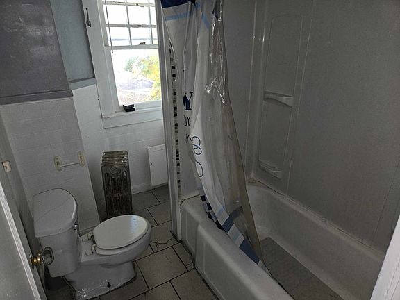 3rd image of 109 New Alexander St