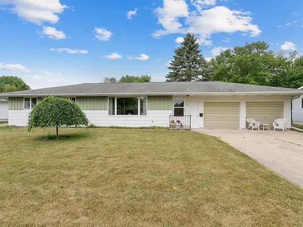 265 N 9th St, Hilbert, WI 54129