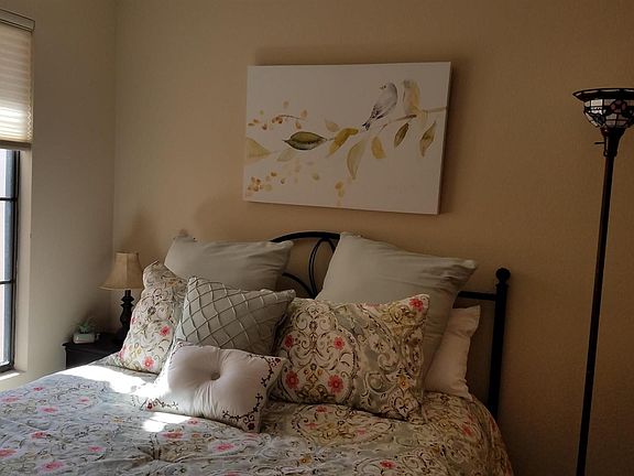 2nd bedroom suite with queen size bed
