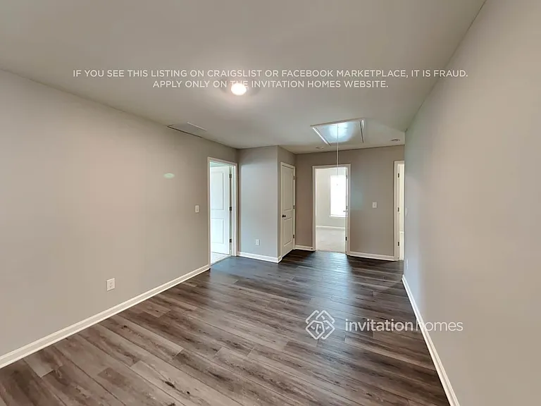 136 Webster Cir — Photo 9