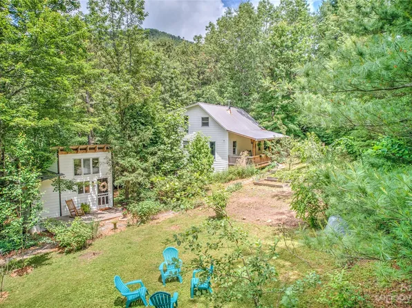 14 Locust St, Black Mountain, NC 28711