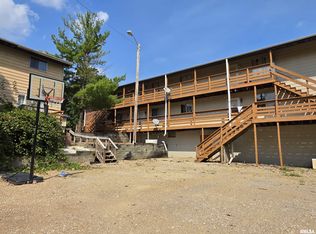 1300 W Jeth Ct, Peoria, IL 61614