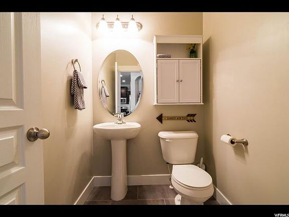 2nd image of 1602 N Venetian Way