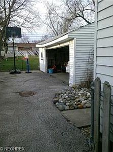 2nd image of 15713 Walvern Blvd