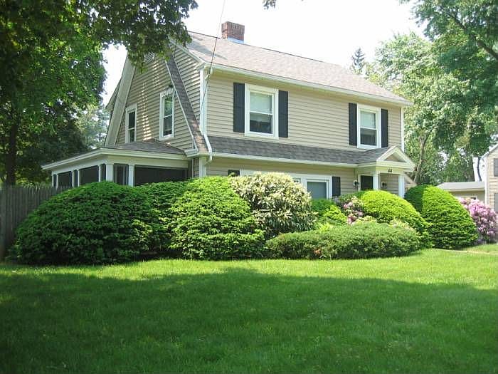Exterior - front lawn