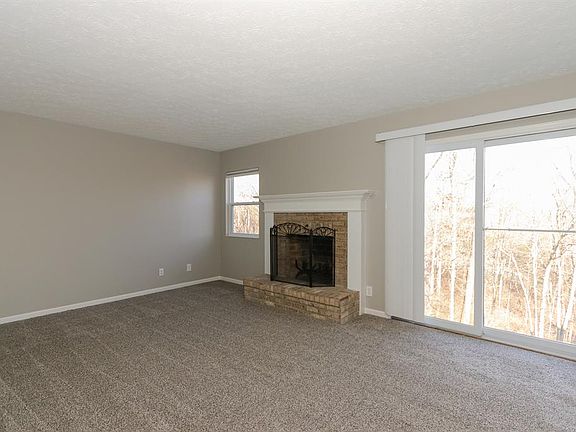 4th image of 111 Yellowwood Ct