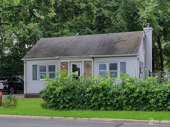 2nd image of 719 Cliffwood Ave