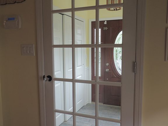 4th image of 133 Joline Ave