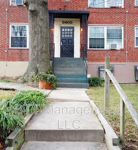 8400 Greenwood Ave #4 — Photo 35