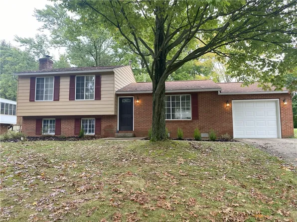 660 Lyle Dr, Hermitage, PA 16148