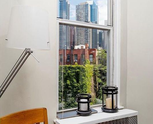 3rd image of 415 W 46th St APT 4B