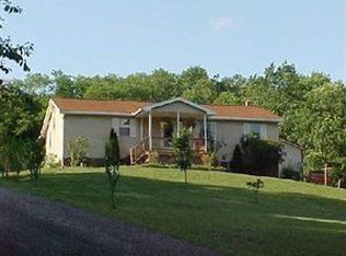 126 Old House Ln, Garrett, PA 15542