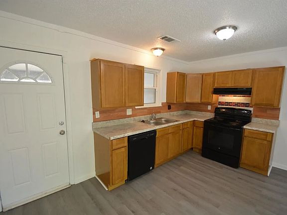 5th image of 905 Valerie Dr