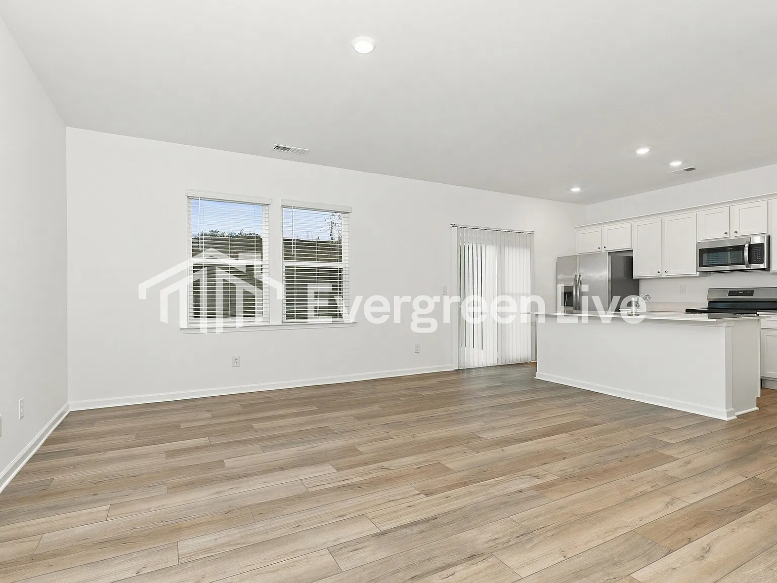 3 bed, 2.5 bath, 1507 sqft, $1,990 — Photo 2