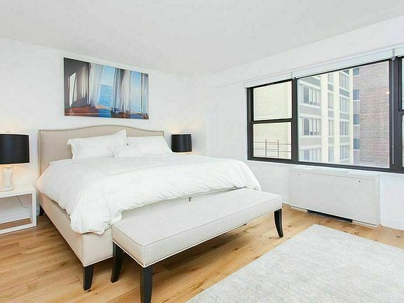 5th image of 279 E 44th St APT 18c