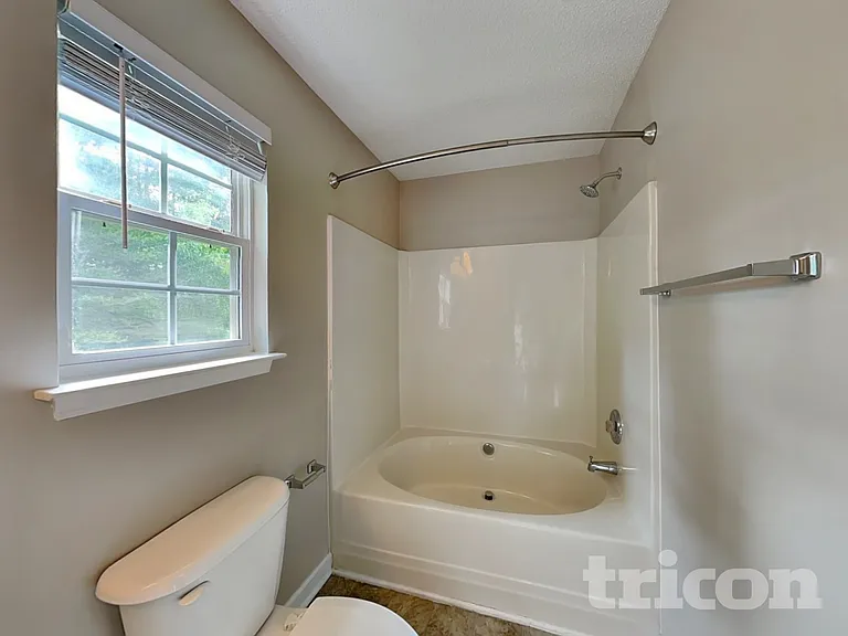 1024 Crowders Woods Dr — Photo 8