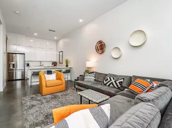 202 N Linn St Unit 201, Iowa City, IA 52245