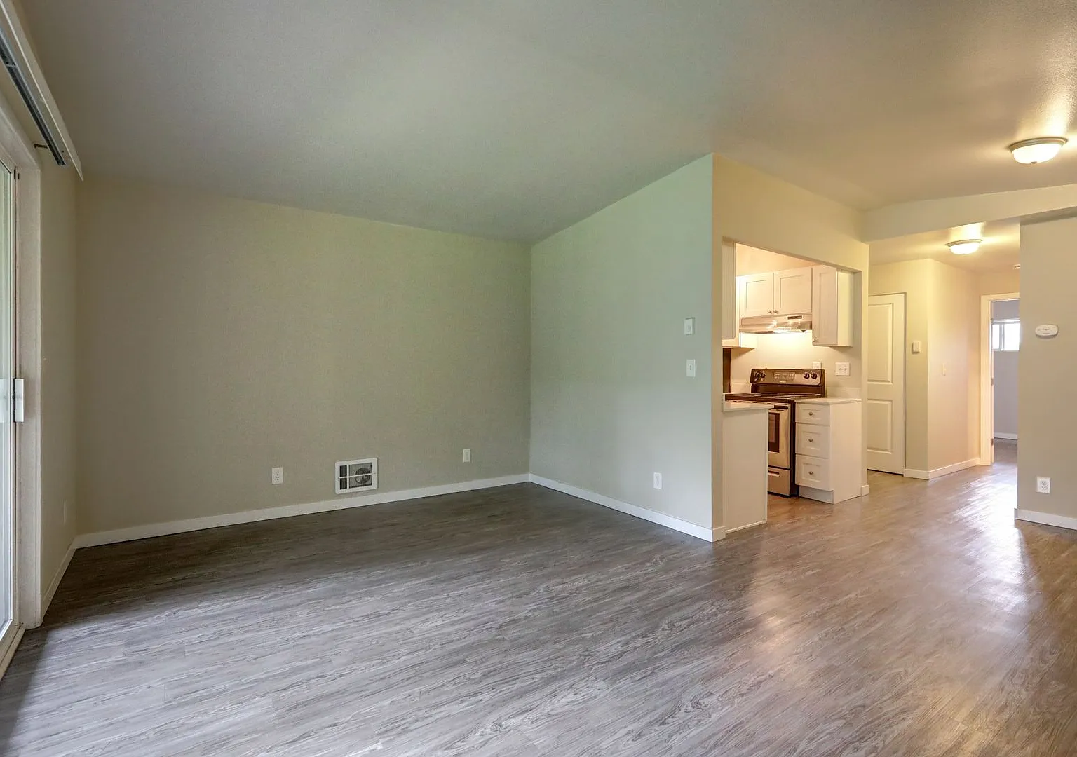 Parkside Apartments — Photo 4