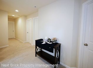 19802 77th Ave NE, Kenmore, WA 98028