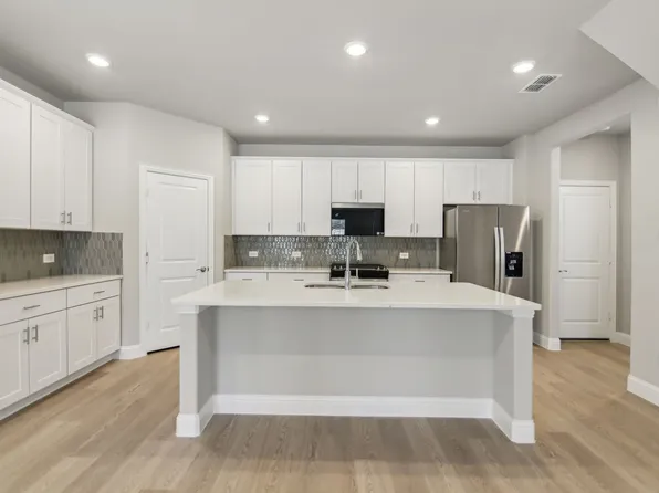 2725 Kobuk Dr, Corinth, TX 76209