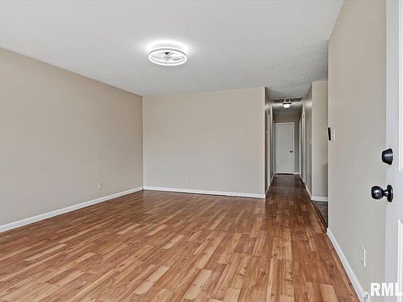 5th image of 701 Samuel St