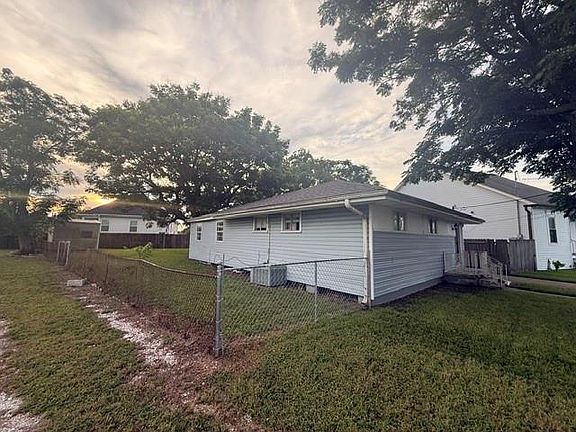 4th image of 7210 Hattie St