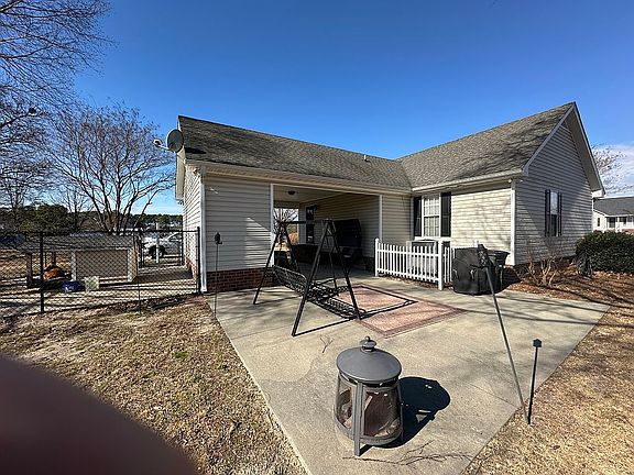 5th image of 208 Spence St