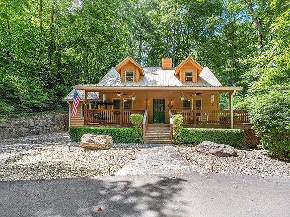 5th image of 925 Creekside Dr