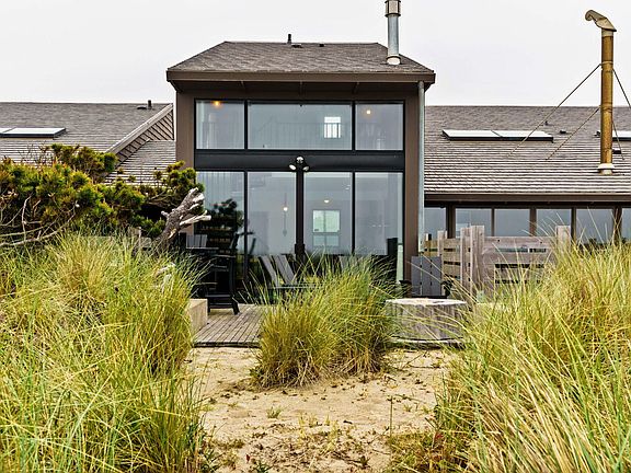 3rd image of 167 Salishan Dr Unit D