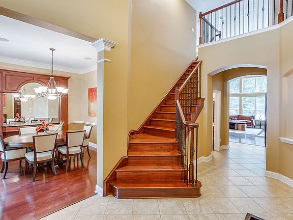 4th image of 2620 Waters Edge Dr