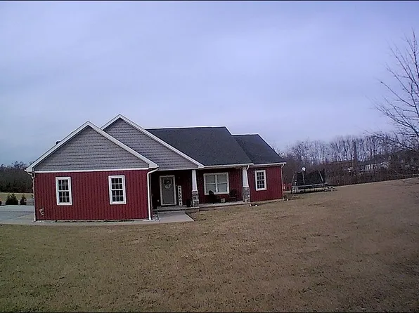 508 Hidden Lakes Rd, Du Quoin, IL 62832