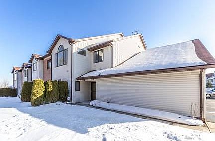 2nd image of 9660 Sylvan Ln Unit 9660