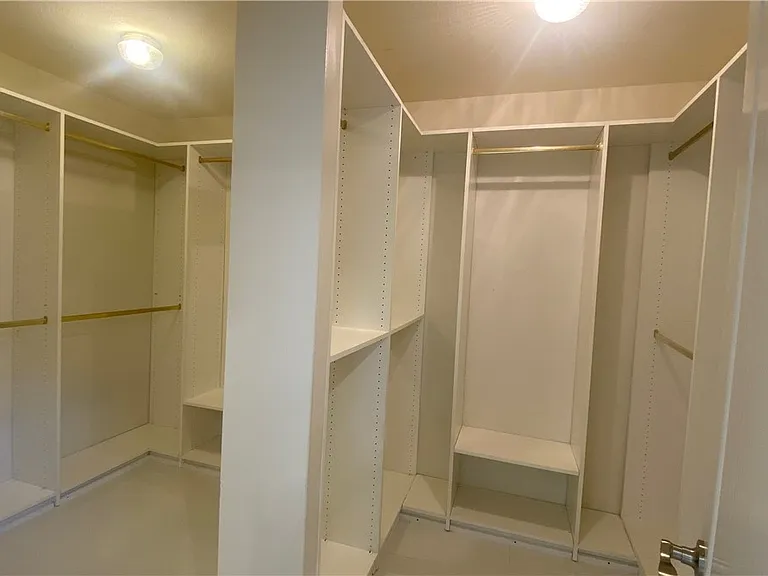 8800 Bonta Ct — Photo 34