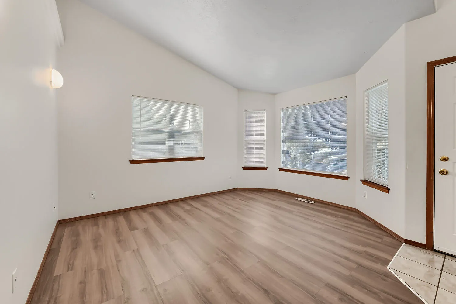 3 bed, 2.5 bath, 1679 sqft, $2,550 — Photo 4