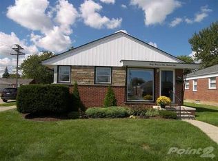 30101 Taylor St, Saint Clair Shores, MI 48082