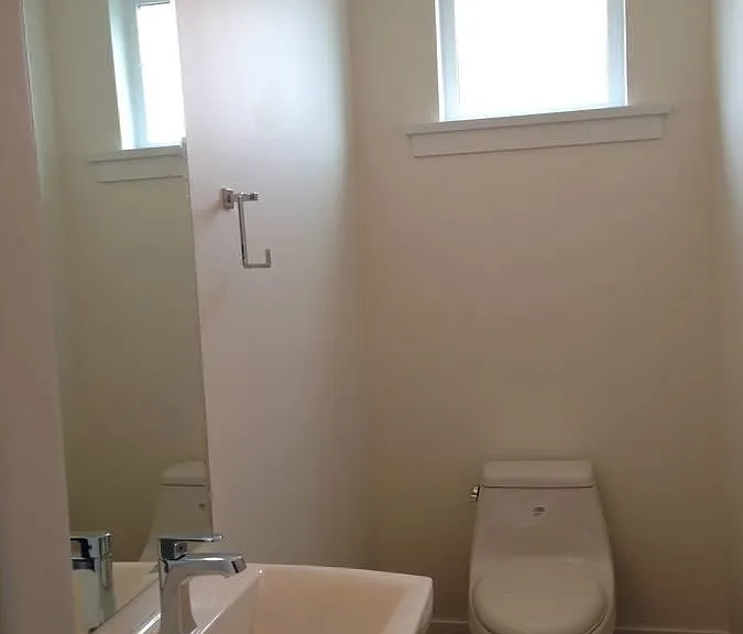 9989 Barnston Dr E — Photo 13