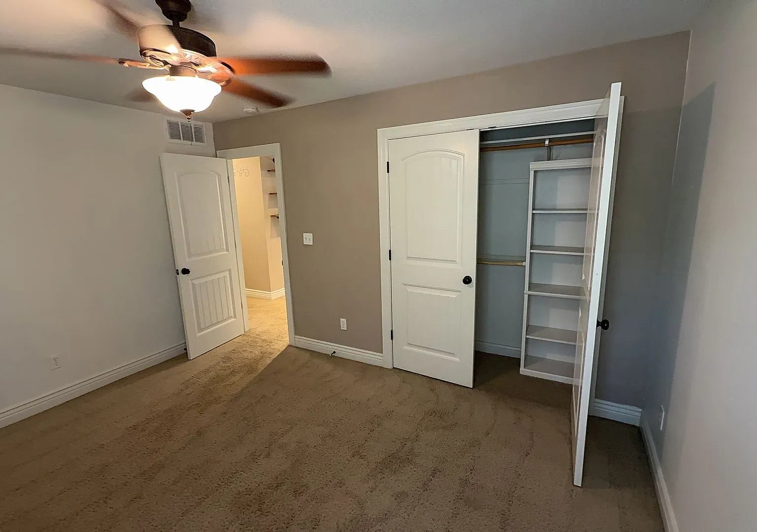 3 Bed, 3 Bath Home, The Hamlet Neighborhood — Photo 4