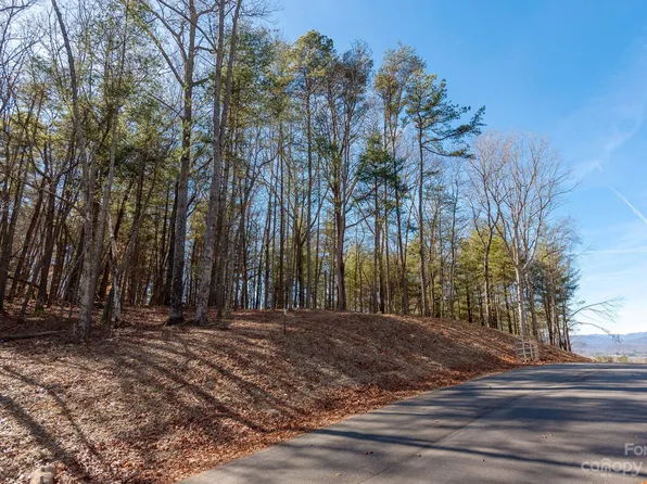 5 Northview Ln, Hendersonville, NC 28792