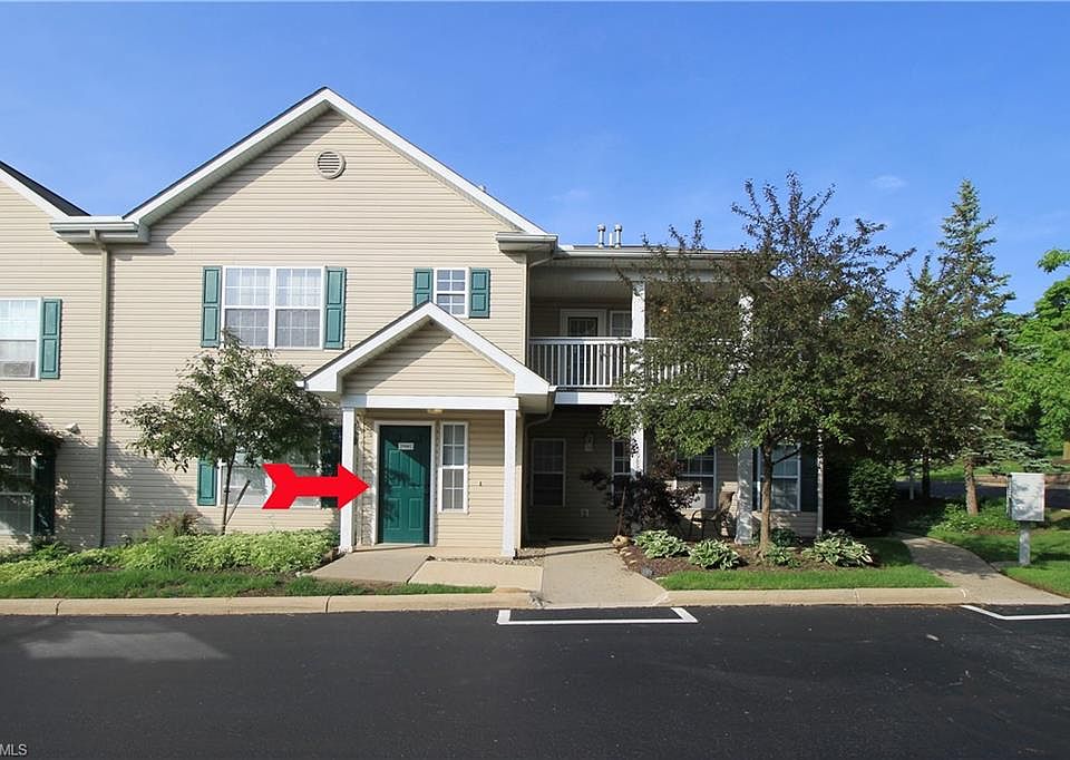 1st image of 29882 Lenox Dr Suite 121
