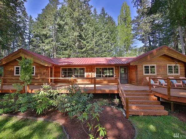 898 Meadowood Ln, Freeland, WA 98249