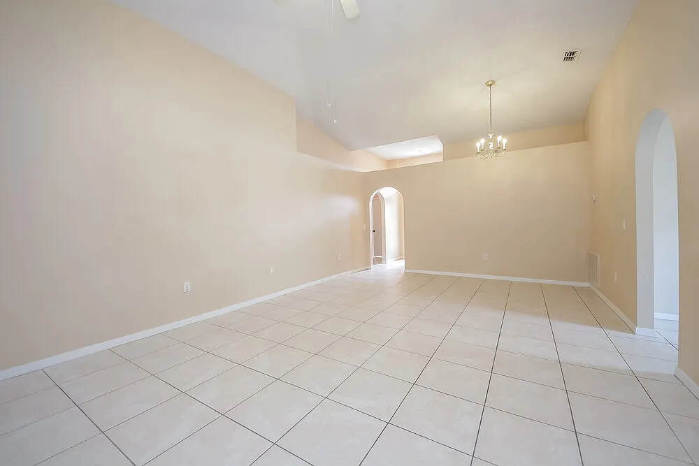 Building Photo - 3257 Hunters Chase Loop