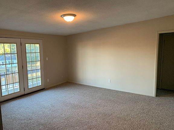 3rd image of 801 S Maguire St #353FDFEF6