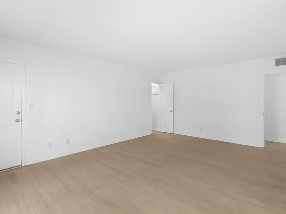 5th image of 928 21st St #2