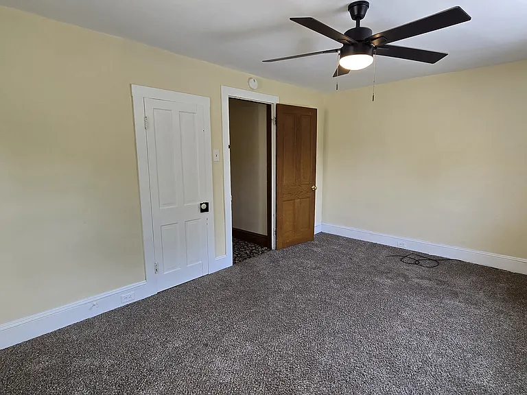 Bed 1 (2nd Floor)