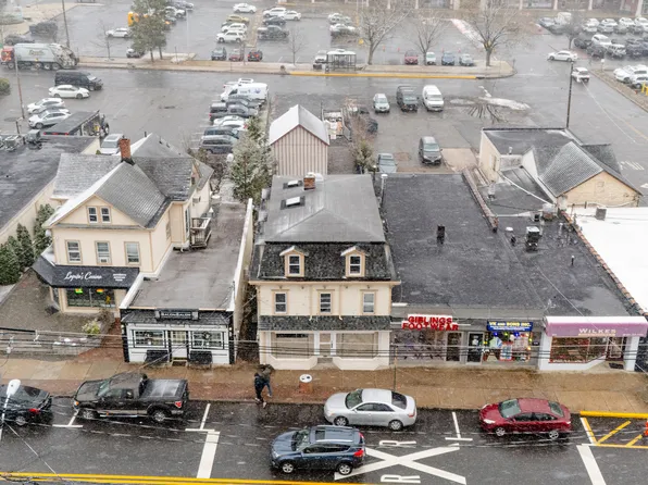 384 Ramapo Valley Rd APT 2, Oakland, NJ 07436