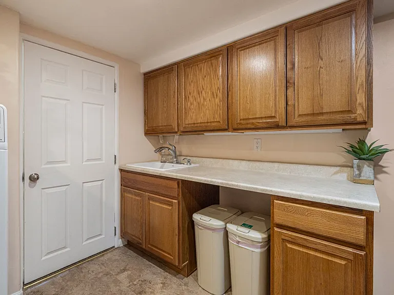 525 Mesa St — Photo 39