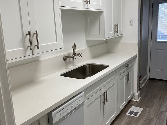 4th image of 5924 La Vista Dr #5
